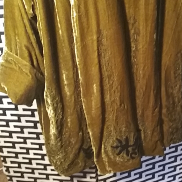 50''/52'' around under arm chest measurements, Velvet Coat - Picture 2 of 8